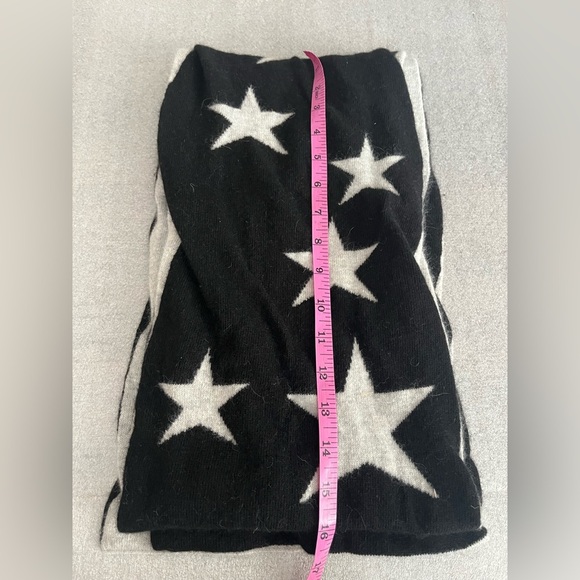 [10*64”]Lochcarron Scotland Black Star Patterned Wool Angora Reversible Scarf - Picture 5 of 5